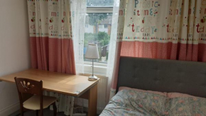 Cozy and Spacious Doublebed Room in Chingford Room 2